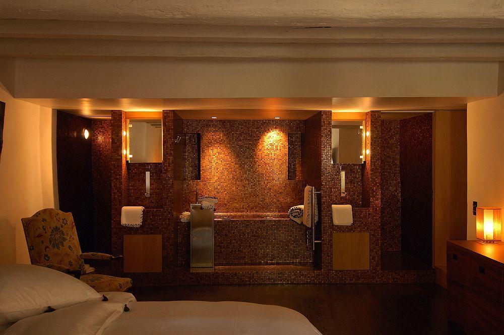 Chateau Le Rosey Hotel Nyon Buitenkant foto
