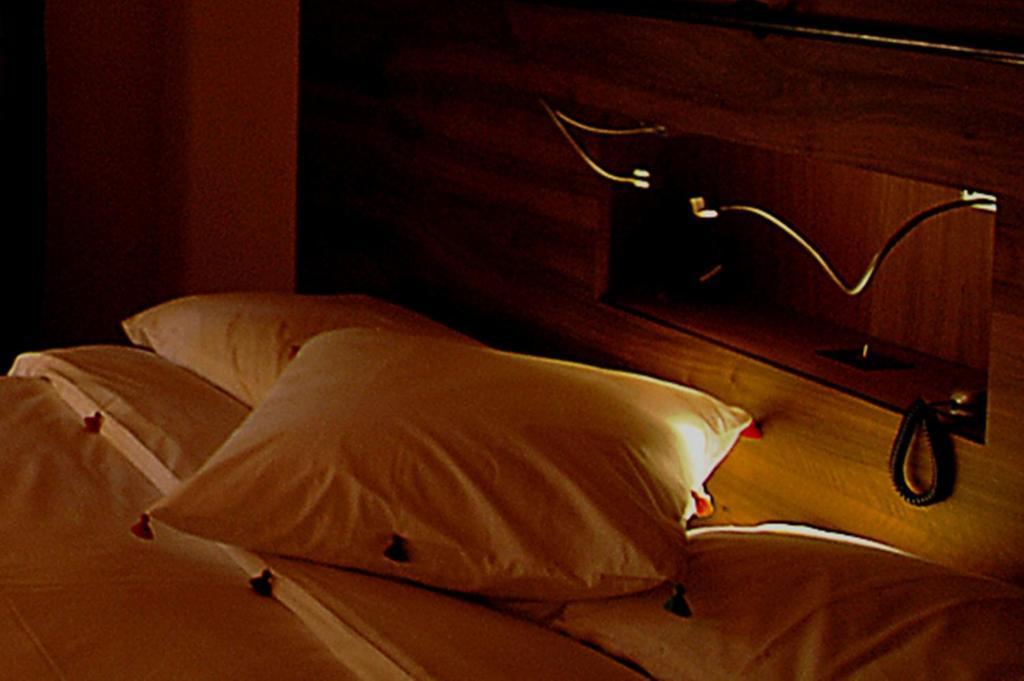 Chateau Le Rosey Hotel Nyon Kamer foto